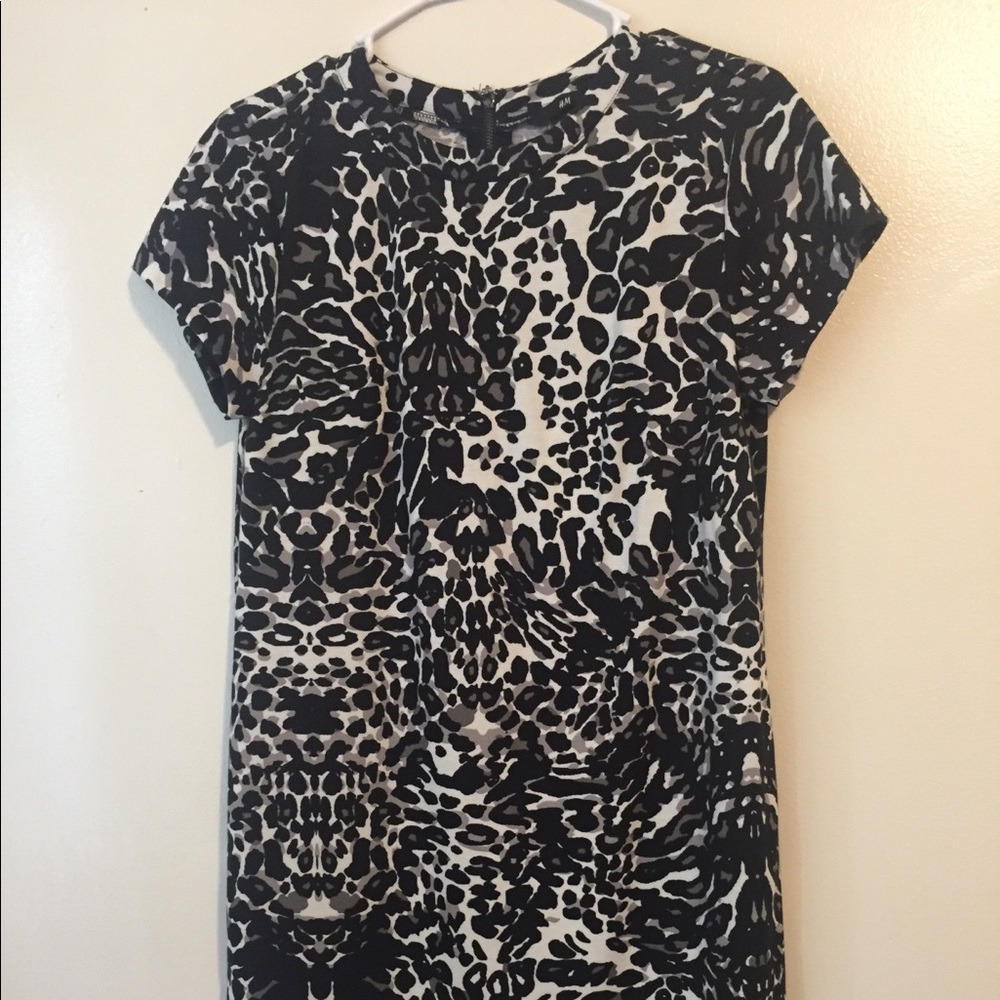 COPY - H&M dress black and white.